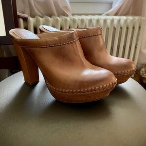 🦋Frye Natasha Clogs🦋